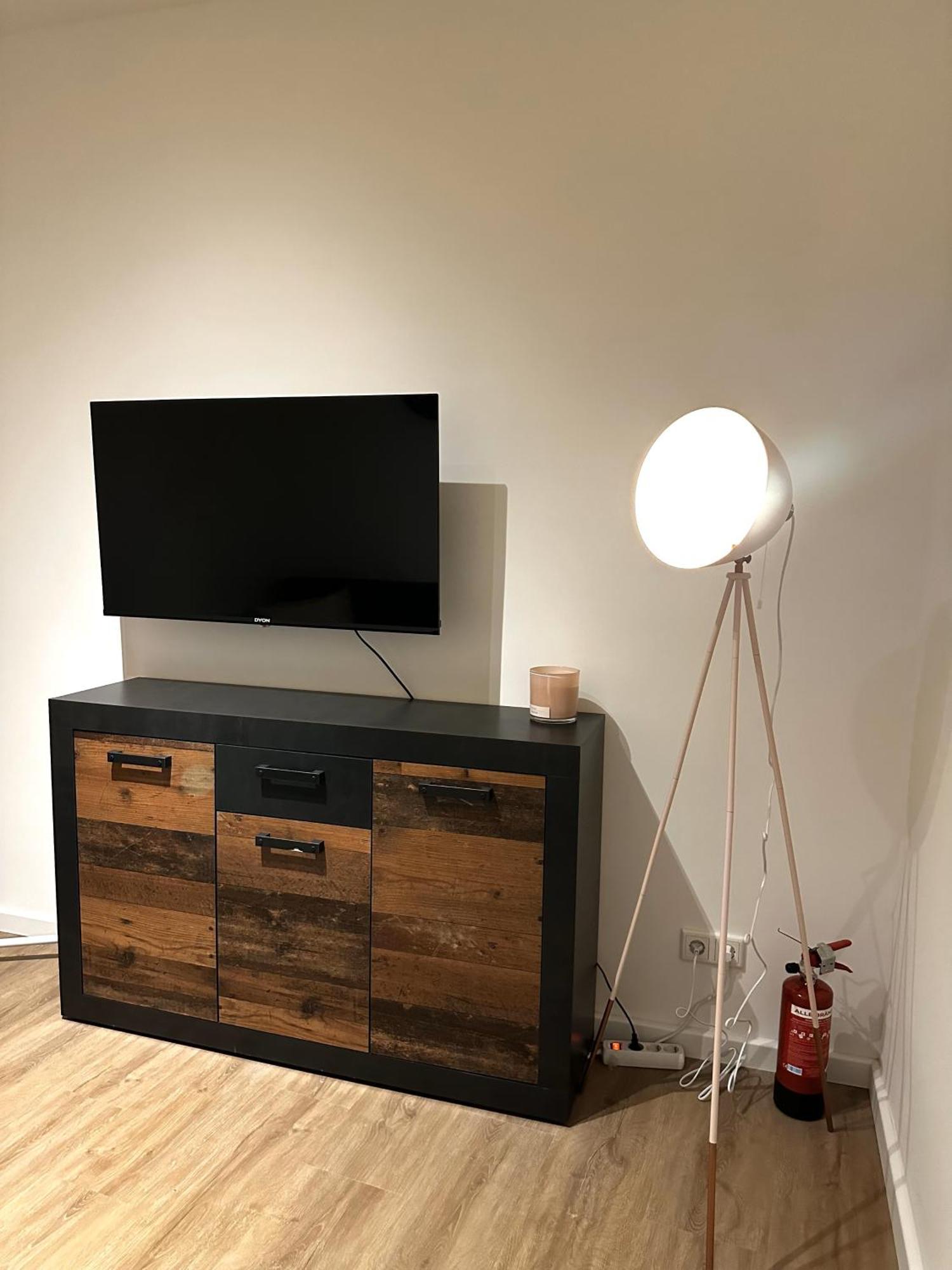דירות Rtr Essen - Fuer Bis Zu 8 Personen - Voll Ausgestattet - Zentral Limbecker Platz - Messe - Uniklinikum - Smart Tv - Modern מראה חיצוני תמונה