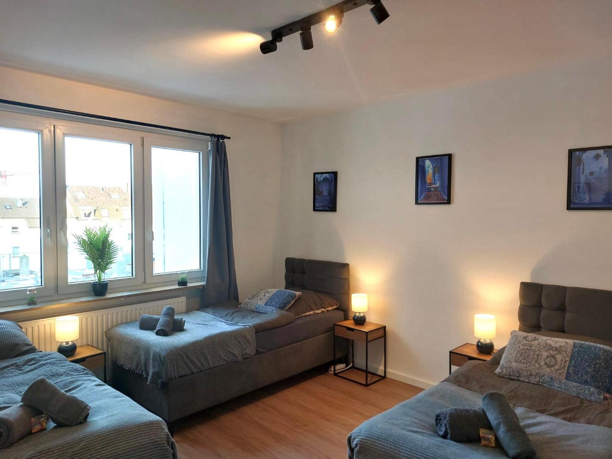 דירות Rtr Essen - Fuer Bis Zu 8 Personen - Voll Ausgestattet - Zentral Limbecker Platz - Messe - Uniklinikum - Smart Tv - Modern מראה חיצוני תמונה