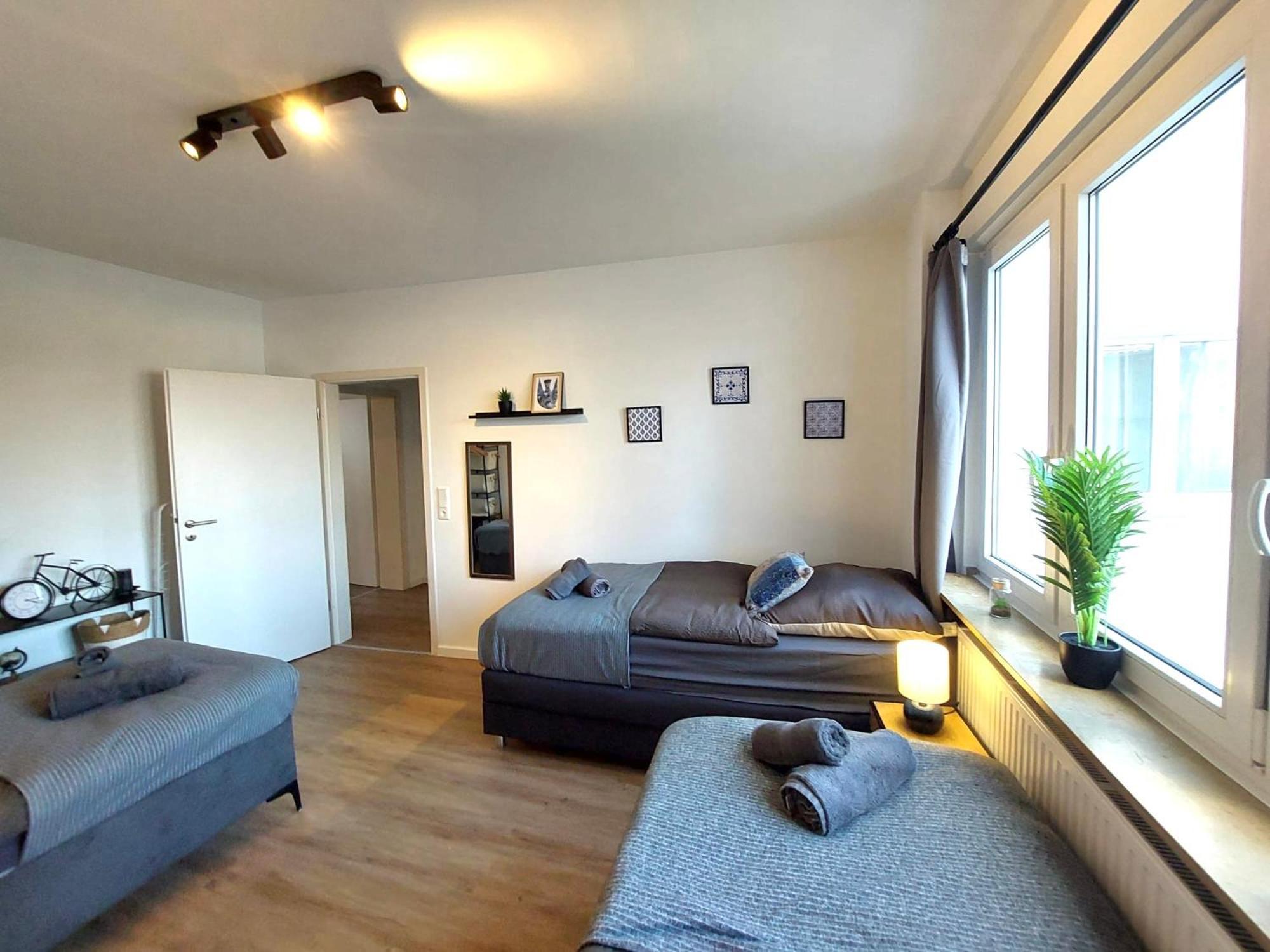 דירות Rtr Essen - Fuer Bis Zu 8 Personen - Voll Ausgestattet - Zentral Limbecker Platz - Messe - Uniklinikum - Smart Tv - Modern מראה חיצוני תמונה